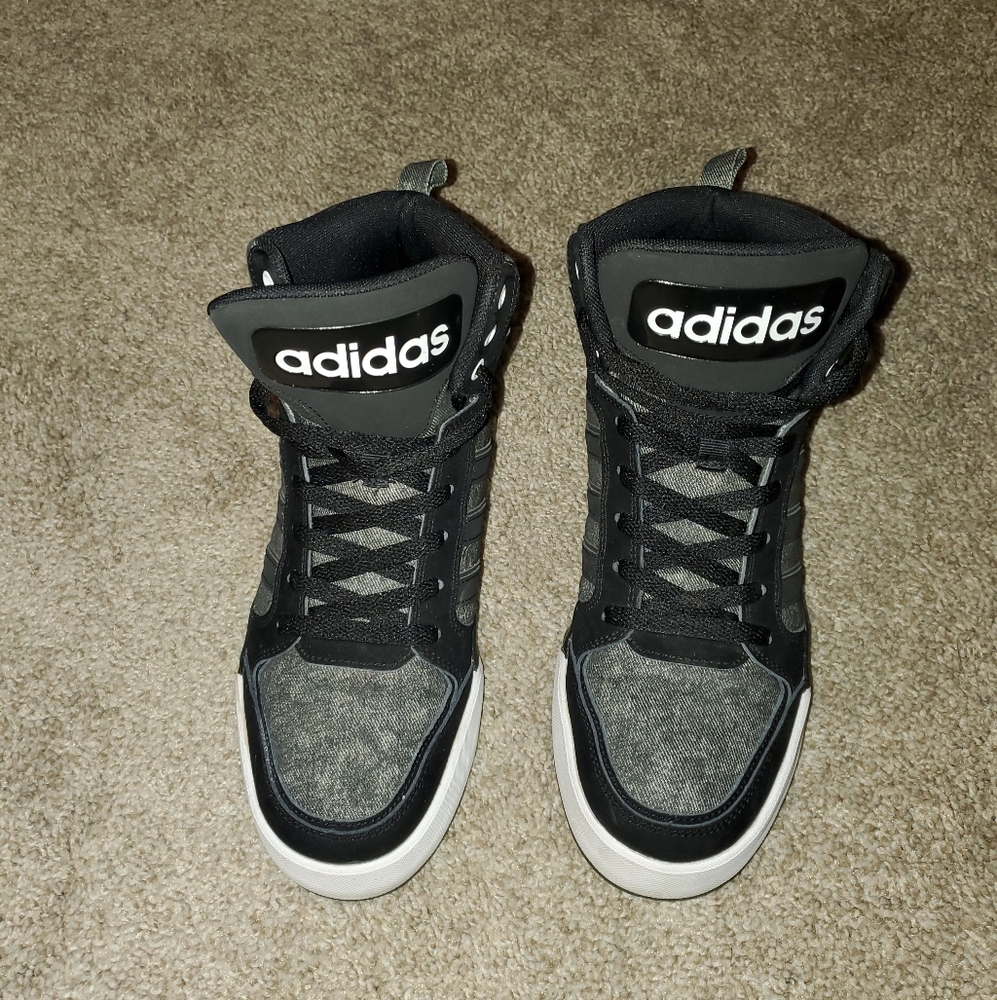 Shoes - Picture 2 of 9